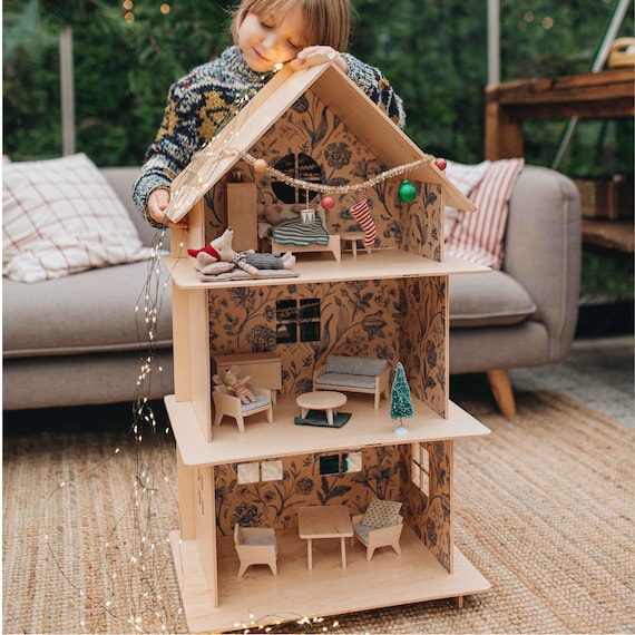 送料無料，正規品 大型ドールハウス／3階建て・階段付き／木製家具多数