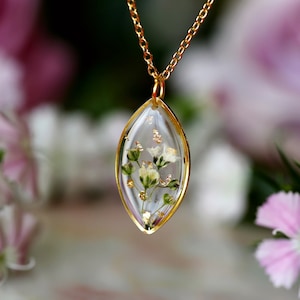 Baby's Breath necklace Resin pendant with dried flowers miscarriage gift Valentine's day gift for lover Resin Jewelry for women gift for her