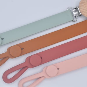 Silicone Pacifier Clip: BPA-Free Food Grade with Wooden Clip