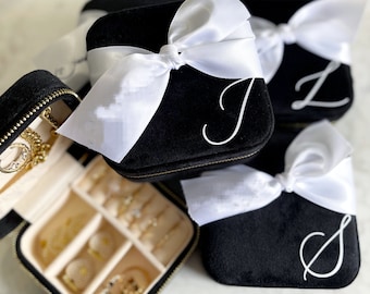 Travel Jewelry Case, Bridesmaid gifts, velvet Jewelry box, personalized jewelry case, black bridesmaid gifts, modern bridesmaid gift, bridal