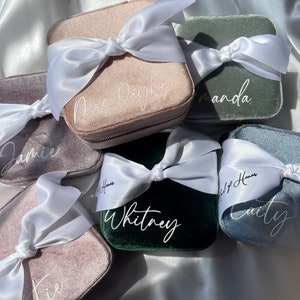 Jewelry box, high quality velvet Jewelry box, bridesmaid proposal, travel jewelry case, jewelry case, corporate gifts, bridesmaid gifts