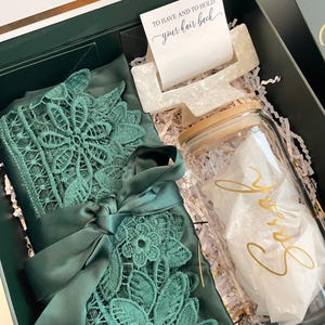 Bridesmaid box, Personalized Bridesmaid proposal box, maid of honor gift boxes, emerald gift box, greenery wedding, emerald wedding gifts