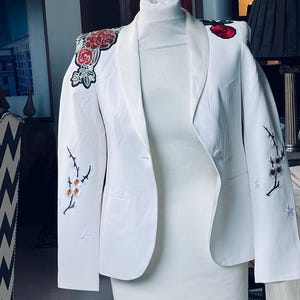 Cream satin collared single button tuxedo  with colourful stars and flowers festive size XS but fits size UK 6