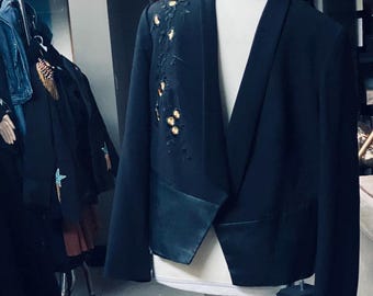 Black open Jacket with faux leather panels and gold and black oriental. Blossom branch size UK 18