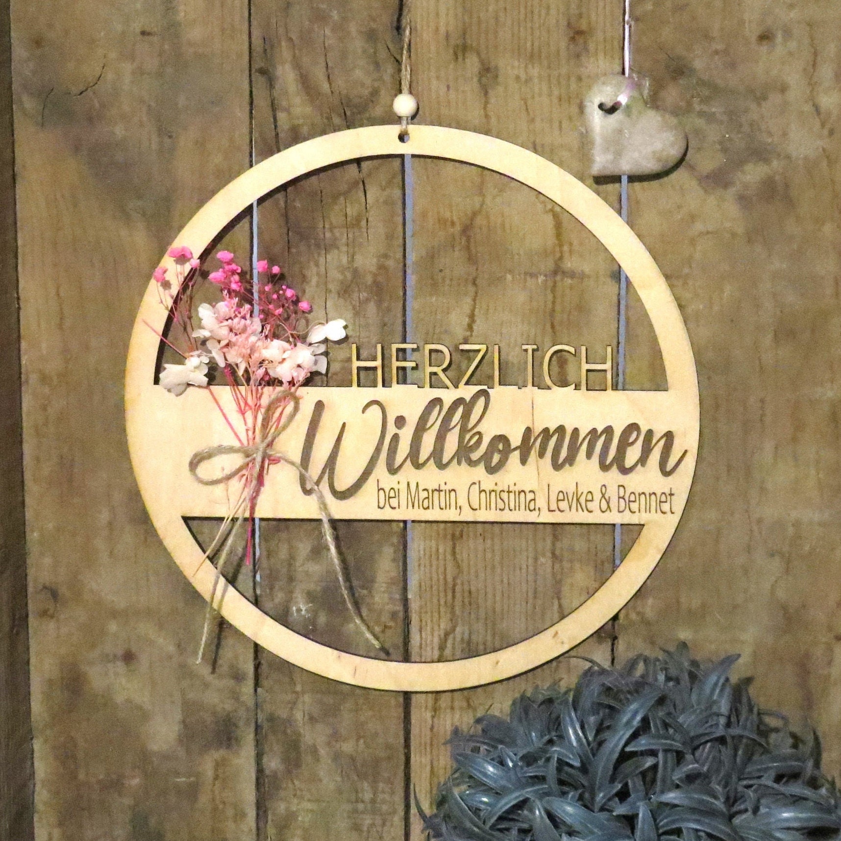 Holzschild Herzlich Willkommen bei Familie Wunschtext personalisiert