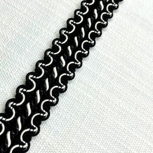 Black & Winter White Twisted Gimp Header Braid 1