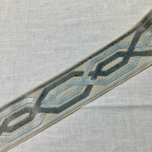 Ruban de finition pour broderie en velours tissé crème, bleu clair et bleu 3,5 po. H-1109/3 Tissus d'ameublement/Draperie/Aménagement d'intérieur/Ameublement de maison