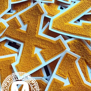 Patches de letras douradas/brancas de chenille Varsity Letterman de 6” / A-Z disponíveis / Em estoque / Prontos para envio / FEITOS nos EUA