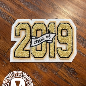 Parche Chenille Varsity Letterman de 3.5&quot; / Parche de graduación Clase de 2019 / En stock / Listo para enviar / HECHO en EE. UU.