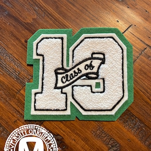 Parche Chenille Varsity Letterman de 4&quot; / Clase de 19 Parche de graduación / En stock / Listo para enviar / HECHO en EE.UU.