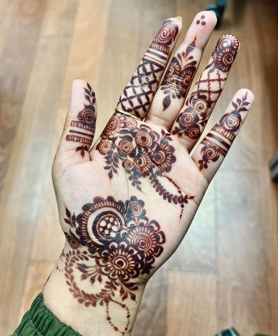 QUEENS HENNA QUEENS RED 5パック 5 Henna Cone Pack | Rich Red Henna Stain | Fresh, Natural & Made