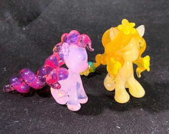 Adorno de poni de vidrio soplado hecho a mano, obra de arte de fantasía