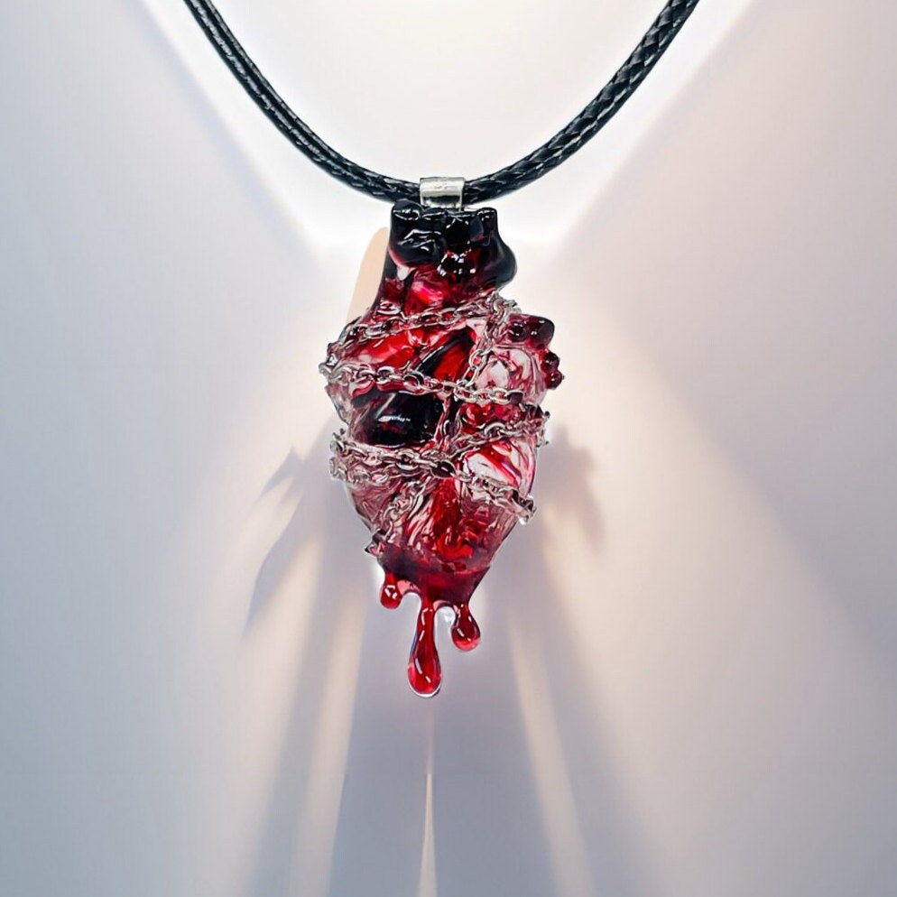 Handmade heart pendant, special gift, 3D heart/atrial valve pendant, bound and wrapped. Use the sliver and high quality resin materials.