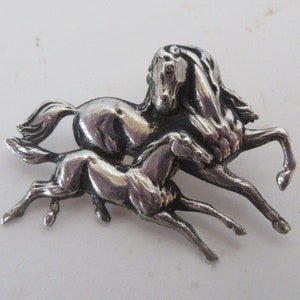 Wonderful button-Delightful impression of free-spirited horse and foal galloping-M299-Extra large white metal realistic button-buttonologist