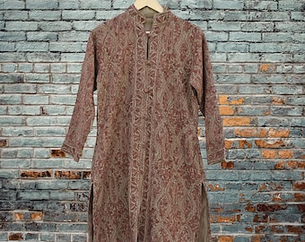 Indischer Vintage-Mantel in Grün mit Kaschmirstickerei, Aari-Stickerei, Mantel aus reiner Wolle, Boho-Jacke für Damen und Herren