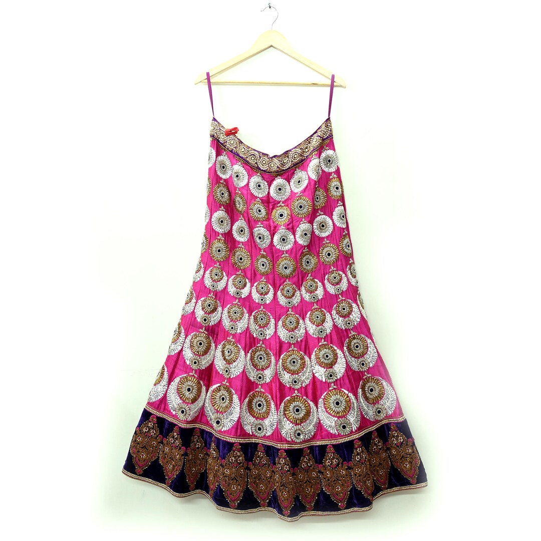 Indian Vintage Heavy Red Pure chanderi Silk Hand Embroidered Lehenga Skirt By Designer Sabyasachi Bridal Wear Dabka/ Zardozi