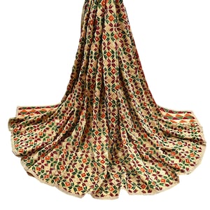 Indyjski vintage beżowy ciężki ślubny szal dupatta długi krepowy jedwabny ręcznie haftowany szal bagh phulkari