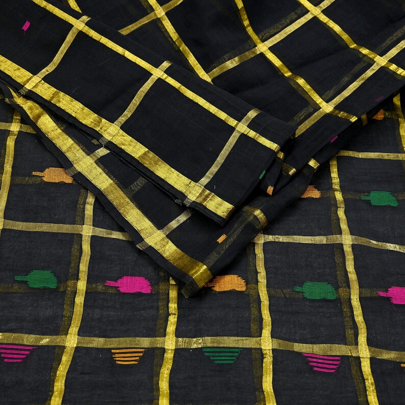 Tela para saris vintage indios, negra, de algodón puro, tejida a mano, 5 yardas, con estampado floral étnico, ideal para manualidades, reciclaje, acolchado y confección de vestidos. imagen 1