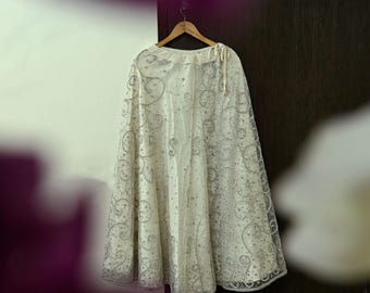 Indian Pre-owned Heavy Wedding White Net/Mesh Hand Embroidered Lehenga/Skirt Bridal Wear Bollywood