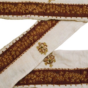 Bordure vintage indienne de sari crème brodée à la main bordure de sari artisanale indienne bordure en dentelle couture ruban de sari décor recyclé laine