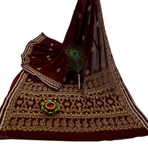 Sari vintage indien bordeaux georgette saris brodé à la main tissu artisanal 5 yd couture paillettes douces fabrication de robe pour l'artisanat sari Bollywood