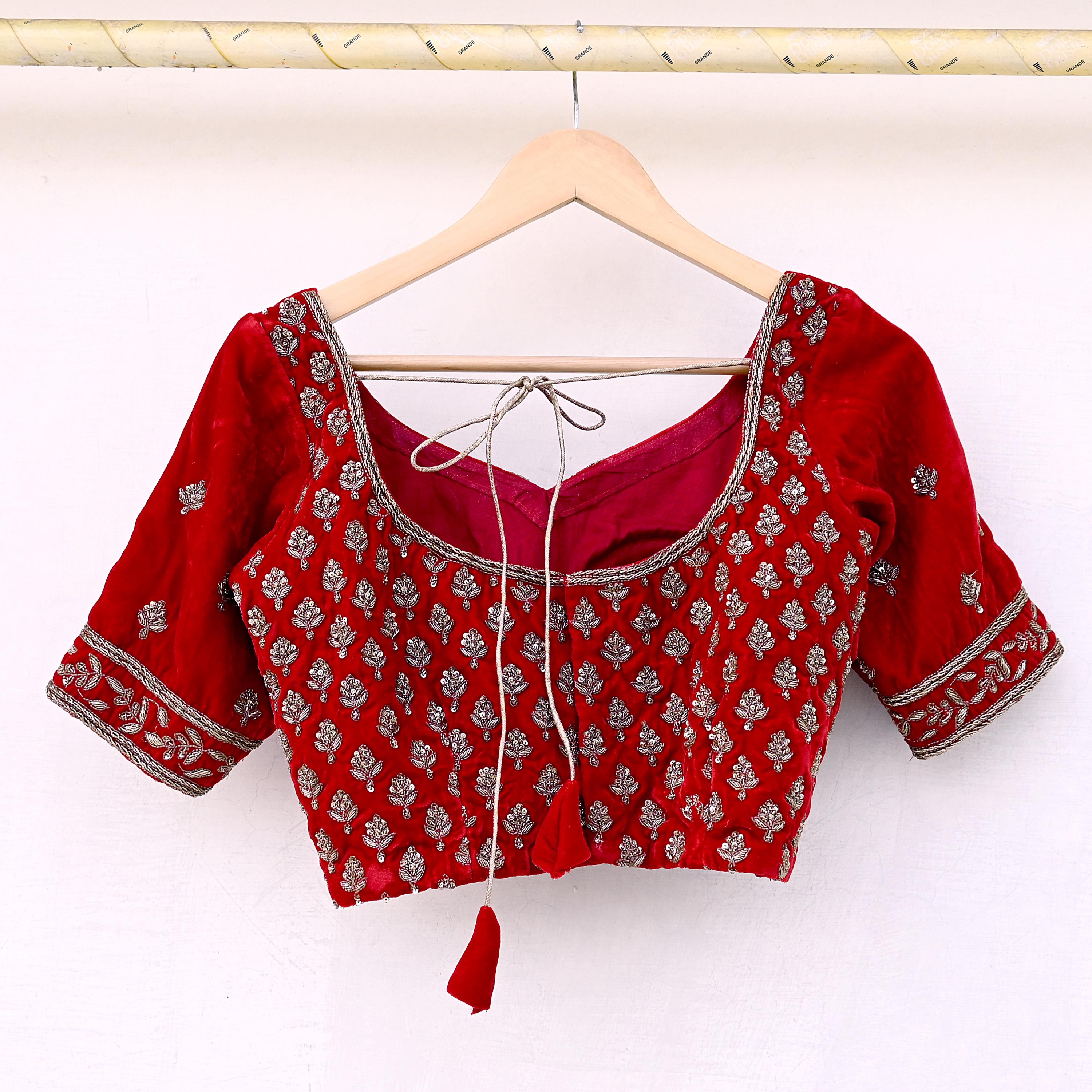 インド製中古レッドベルベット手刺繍パッド入りブラウス インド製中古レッドベルベット手刺繍パッド入りブラウス