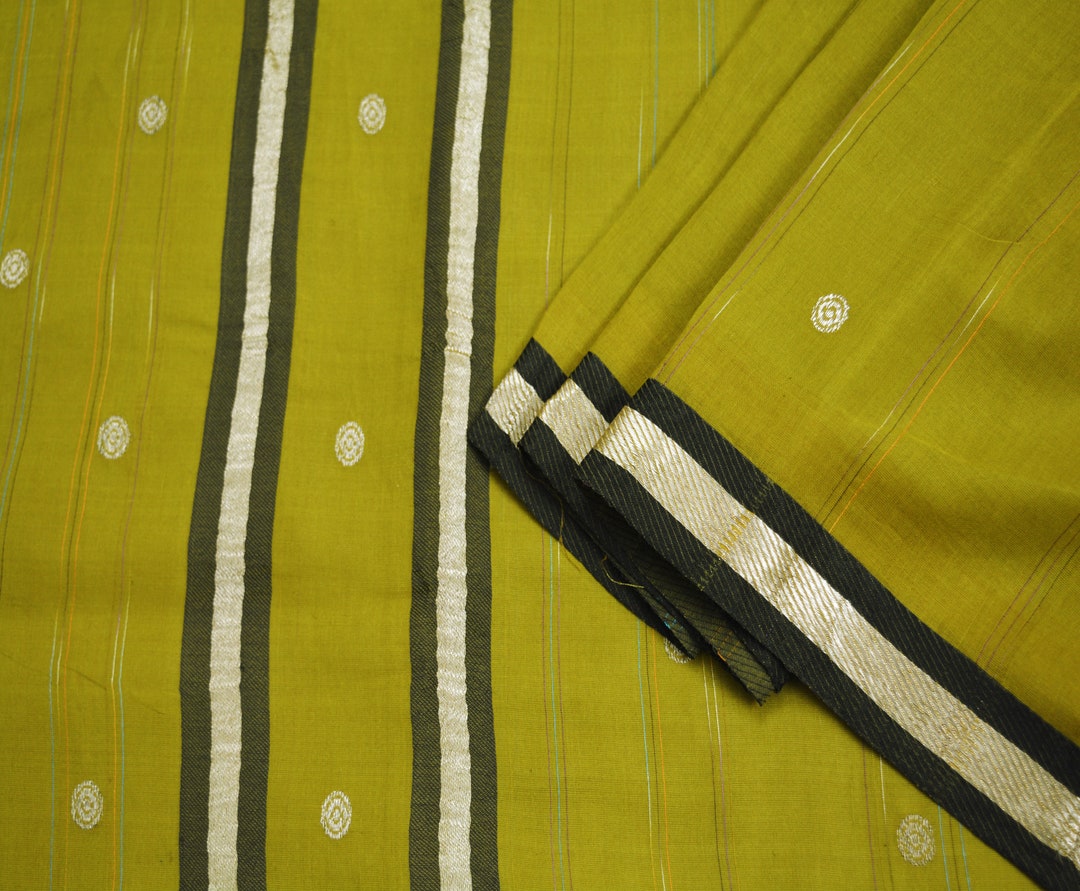 Indian Vintage Green & Cream Pure Silk Hand Woven Ikat Saree Indian Sari Fabric 5Yard Craft Ethnic Premium Saree main image 0