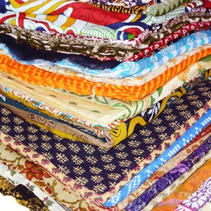 卸売ヴィンテージリサイクル使用済み純綿サリー、繊維アートクラフト用、サリー各種、ドレスメイキング、インドサリー生地、着物ローブ、ハンドメイド