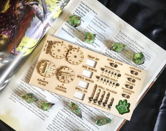 Rastreador de clase magnético de madera hecho a mano | Dungeons and Dragons 2024 | Accesorio para juegos de rol