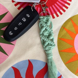 Keychain Tassel/ Macrame / Blush / White / Blue / Coral / Red / Yellow / Green /Mint / Pink / Purple/ Swivel Claw Clip / Boho Keychain Mint