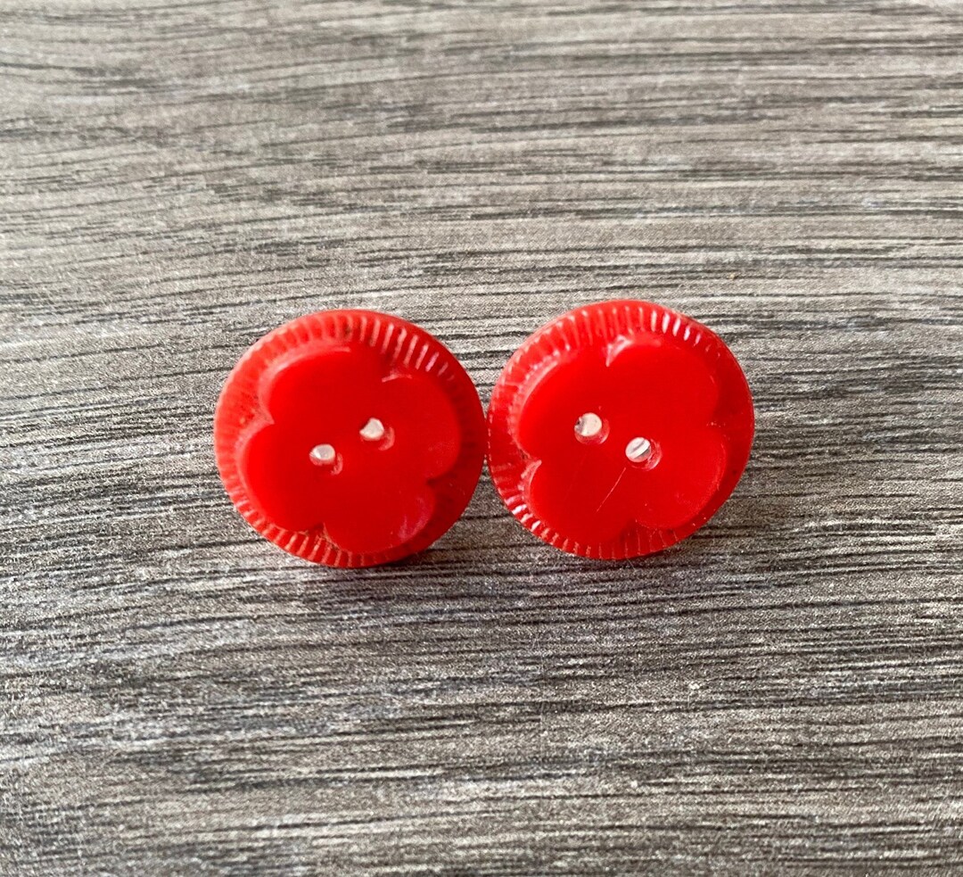 UNIQUE Vintage Button Earrings Oneoff Piece Flower Poppy Etsy UK