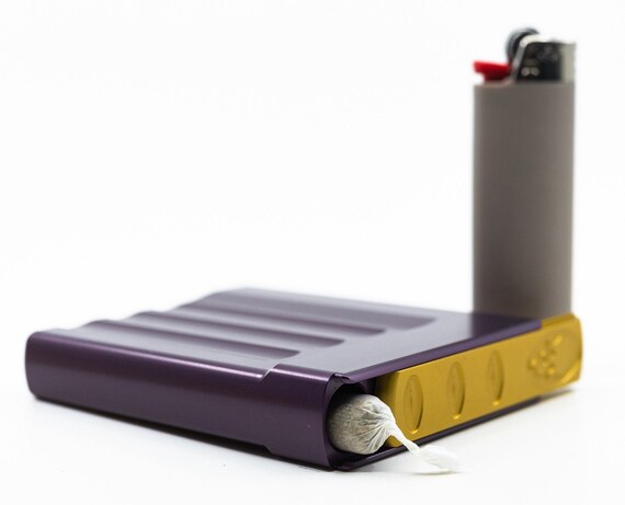 elfbar nachfüll pod läuft aus Étui à joint, Étui à briquet, Accessoires de cannabis, Marijuana Mom,  Cadeau cannabis