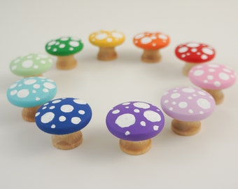Montessori materials. Wood Counting Mashrooms.  Wood Mashroom Toy. Rainbow Mashrooms. Waldorf Toy. Wooden sensory toy. Todler toy