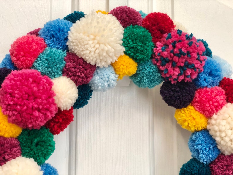 Everyday Bright Colorful Wreath Christmas Front Door Wreath Year round Wreath Pom Pom Wreath Handmade Wreath Merry and Bright Wreath Bild 5