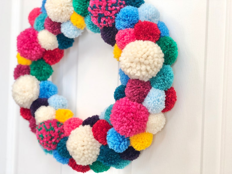 Everyday Bright Colorful Wreath Christmas Front Door Wreath Year round Wreath Pom Pom Wreath Handmade Wreath Merry and Bright Wreath Bild 3