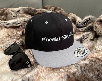 Gorra snapback Cheeki Breeki de Escape From Tarkov / S.T.A.L.K.E.R. / Merchandising de videojuegos. Regalo para gamer.