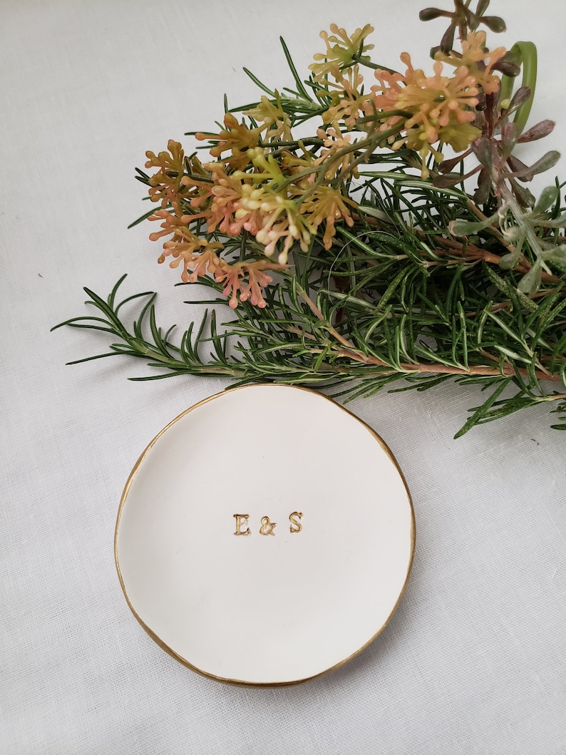 Personalized Wedding Gift / Ring Dish/ Wedding Ring Dish / Gift for the Bride / Jewelry Dish /Custom Engagement Gift/ Custom Mother's Day