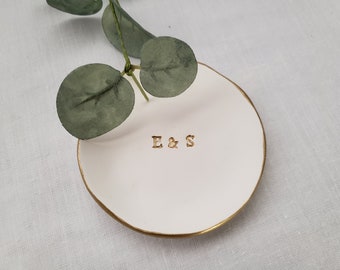 Personalized Wedding Gift / Ring Dish/ Wedding Ring Dish / Gift for the Bride / Jewelry Dish /Engagement Gift/ Bridal Shower Gift