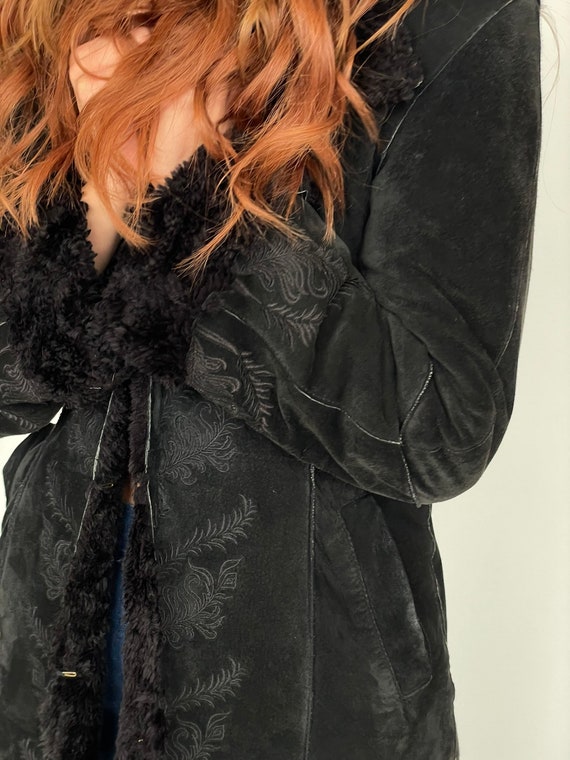 Gorgeous Black Leather Vintage Coat w Embroidered… - image 8