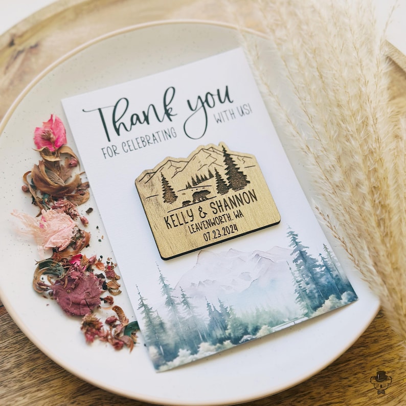 Aimant de mariage en bois personnalisé avec carte de forêt