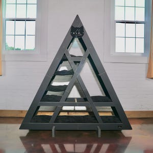 WLO® Triangle Climbing Shelves Black – cat steps, plant shelves, cat wall shelves, cat wall furniture, modern cat furniture, cat playground