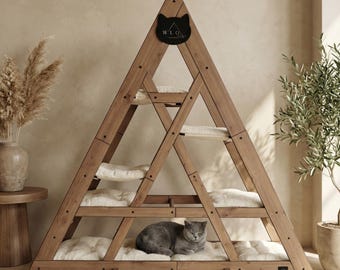 Torre modulare per gatti triangolare in rovere naturale WLO® / Sistema moderno per arrampicata e parete per gatti a più livelli