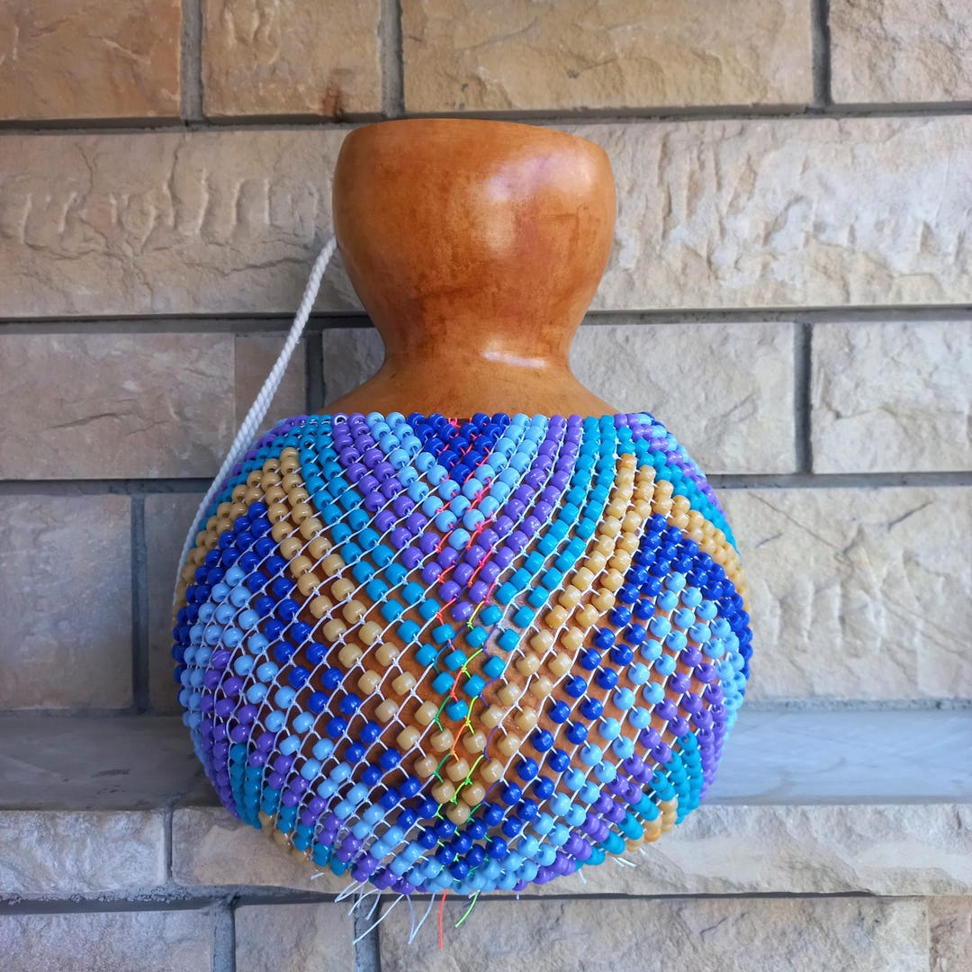 本格的な大型アフリカンシェケレパーカッション | 青/紫ビーズ付きカラ