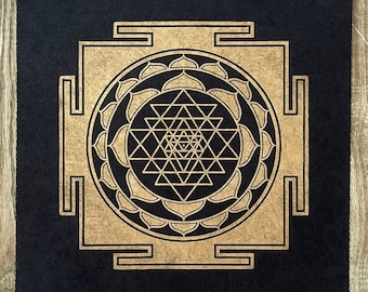 SRI YANTRA – Meditation Linoleum Printing – Gold/Black
