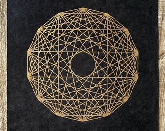 7-ORTHOPLEX HEPTACROSS – 40 × 40 cm – Sacred Geometry Linocut – Gold/Black