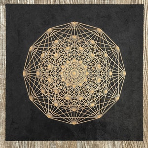 DEMIHEPTERAKT – 40 × 40 cm – Sacred Geometry Linocut – Gold/Deep Black
