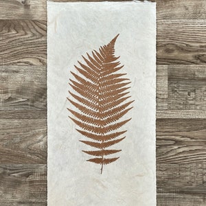 VAREN – 25 × 50 cm – Linosnede – Koper/Natuurlijk