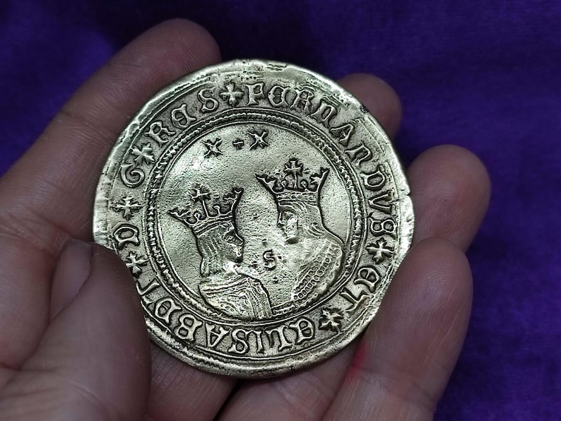 AR240 - 20 Excellent Catholic Monarchs Coin, Collector's Coin ...