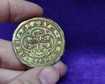 8 escudos coin, 1637 Segovia. Reproduction, 8 escudos coin, 1637 Segovia, handmade coin, metal casting, gift to a friend.