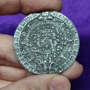 Moneda calendario Azteca, Aztec calendar coin, moneda artesanal, fundición de metal, regala a un amigo